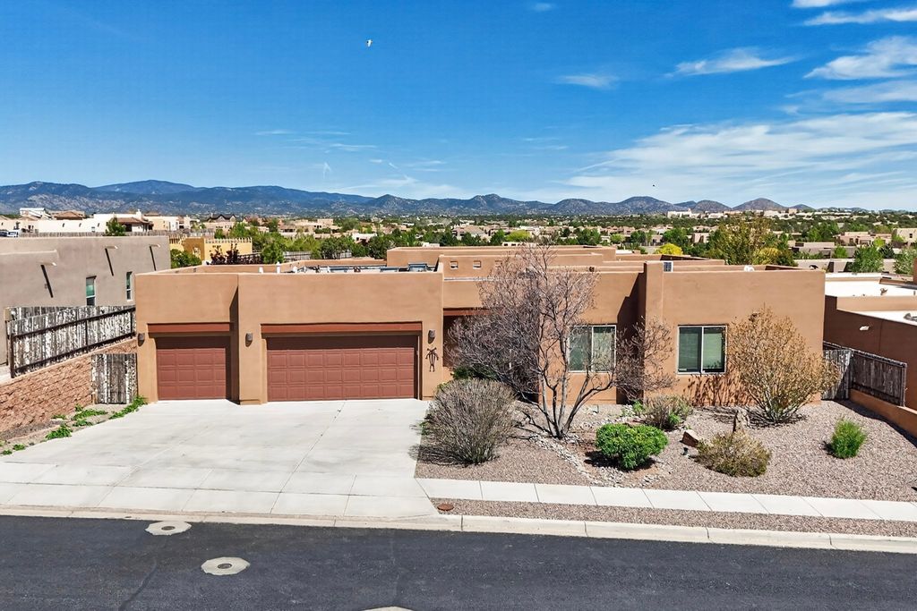 7 Caballo Viejo, Santa Fe, NM 87508