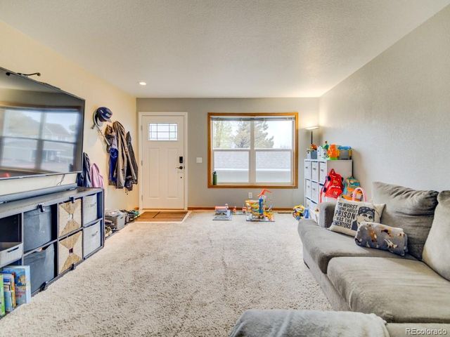 2108 Oakcrest Cir, Castle Rock, CO 80104