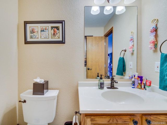 2108 Oakcrest Cir, Castle Rock, CO 80104