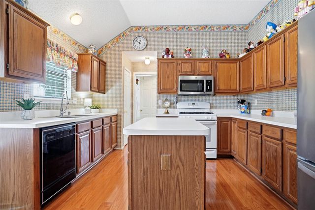 833 Windy Meadow Circle, Desoto, TX 75115