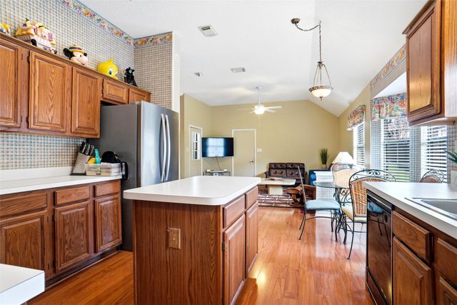 833 Windy Meadow Circle, Desoto, TX 75115