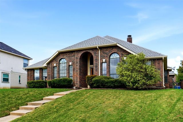 833 Windy Meadow Circle, Desoto, TX 75115