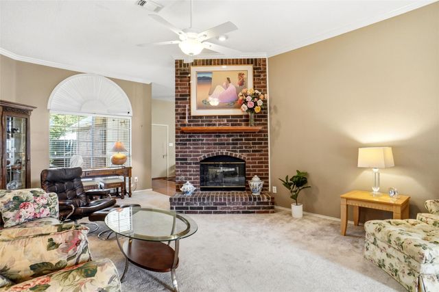 833 Windy Meadow Circle, Desoto, TX 75115