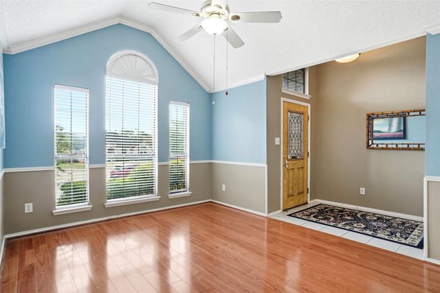 833 Windy Meadow Circle, Desoto, TX 75115