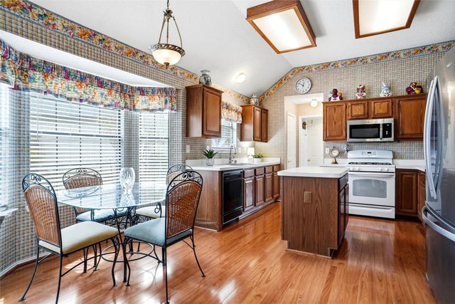 833 Windy Meadow Circle, Desoto, TX 75115