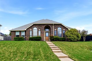 833 Windy Meadow Circle, Desoto, TX 75115