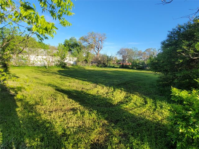 1603 Amanda Avenue, Fort Worth, TX 76105