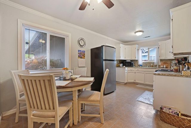 424 Morada Ln, Stockton, CA 95210