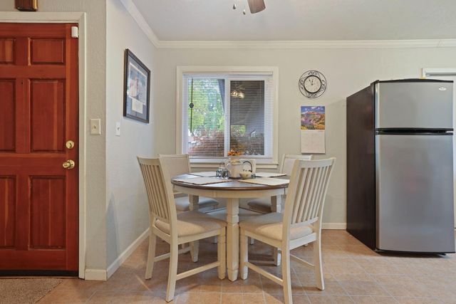 424 Morada Ln, Stockton, CA 95210