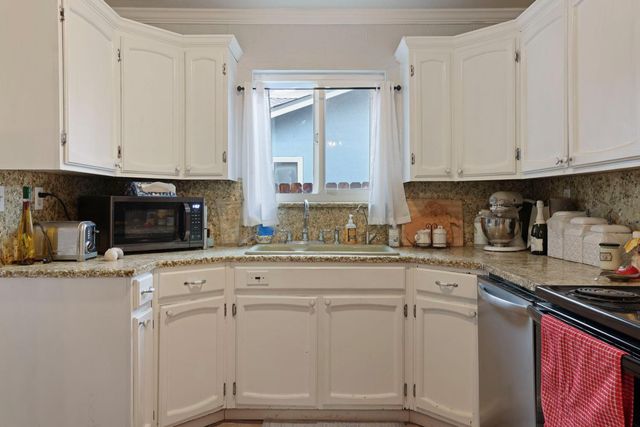 424 Morada Ln, Stockton, CA 95210