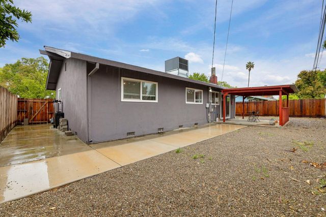 424 Morada Ln, Stockton, CA 95210