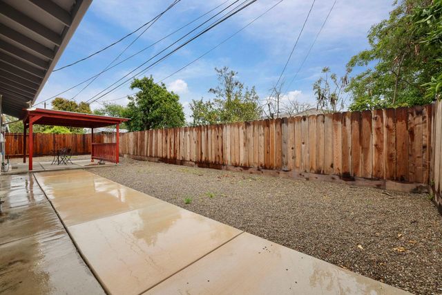 424 Morada Ln, Stockton, CA 95210