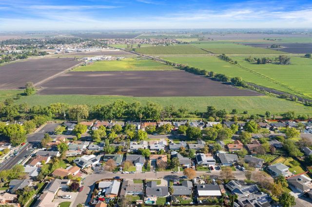 424 Morada Ln, Stockton, CA 95210