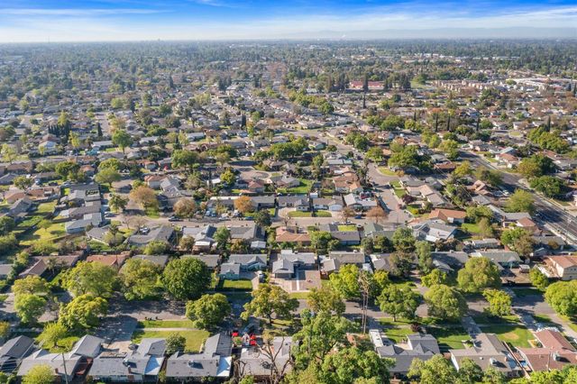 424 Morada Ln, Stockton, CA 95210