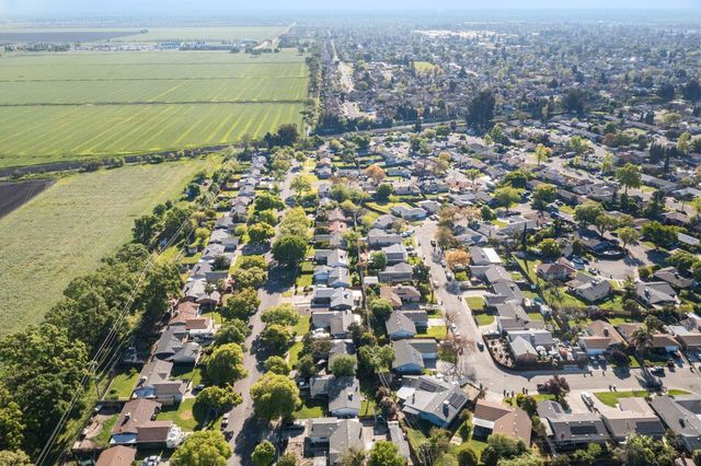 424 Morada Ln, Stockton, CA 95210