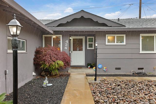 424 Morada Ln, Stockton, CA 95210
