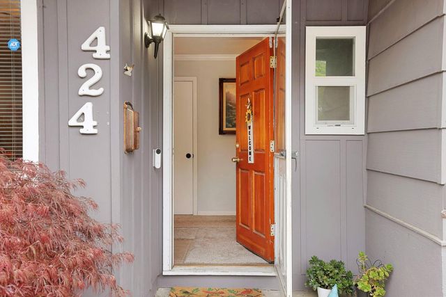 424 Morada Ln, Stockton, CA 95210