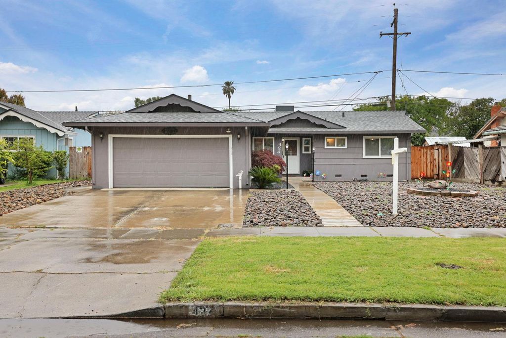 424 Morada Ln, Stockton, CA 95210