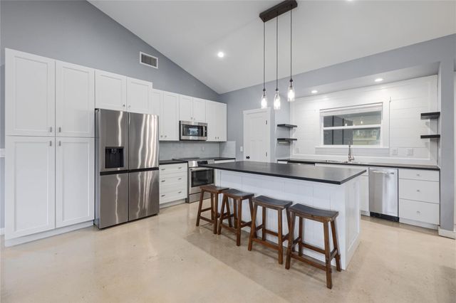 33 Deer Ridge RD, Wimberley, TX 78676