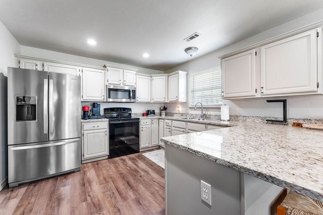 6008 S 39th Street, Rogers, AR 72758