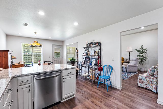 6008 S 39th Street, Rogers, AR 72758