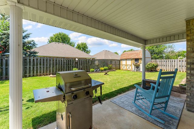 6008 S 39th Street, Rogers, AR 72758