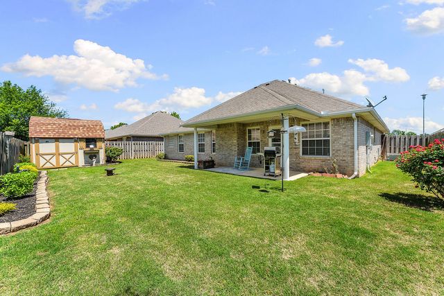 6008 S 39th Street, Rogers, AR 72758