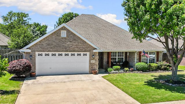 6008 S 39th Street, Rogers, AR 72758
