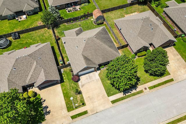 6008 S 39th Street, Rogers, AR 72758