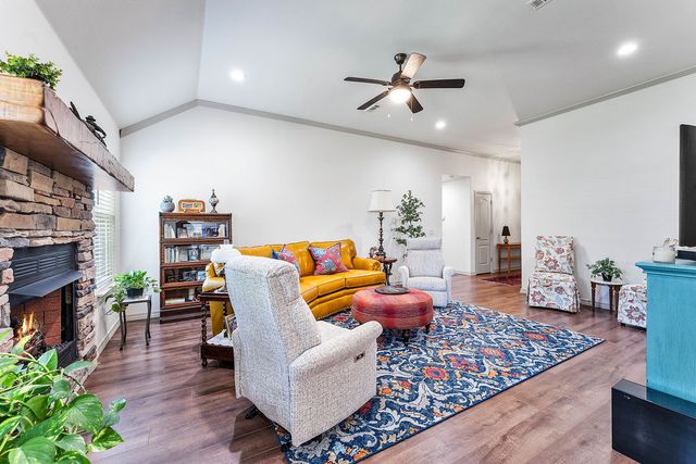 6008 S 39th Street, Rogers, AR 72758