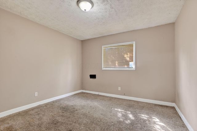 3041 Bluefield Drive, Columbus, OH 43207