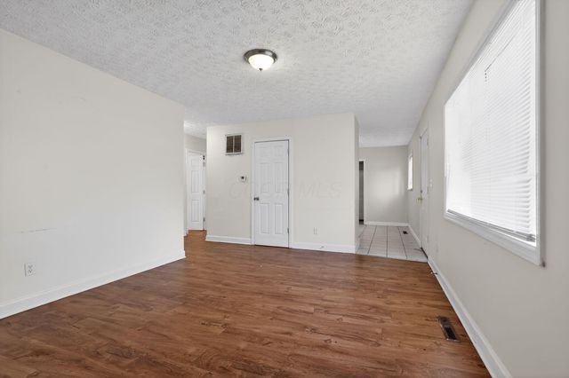 3041 Bluefield Drive, Columbus, OH 43207