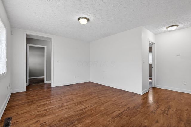 3041 Bluefield Drive, Columbus, OH 43207