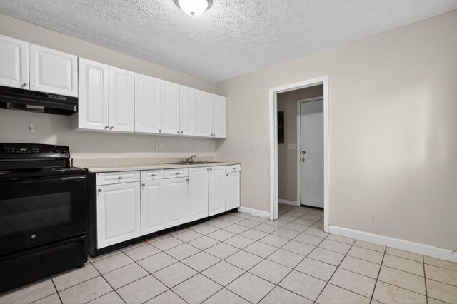 3041 Bluefield Drive, Columbus, OH 43207