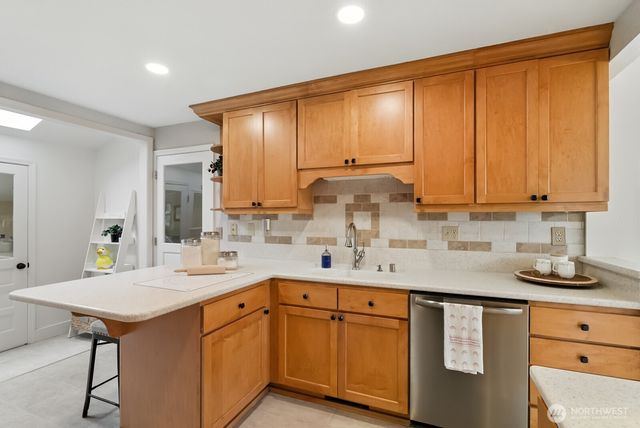 501 3rd Street, Steilacoom, WA 98388