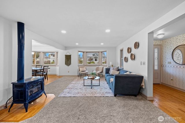 501 3rd Street, Steilacoom, WA 98388