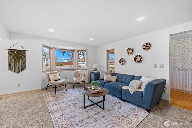 501 3rd Street, Steilacoom, WA 98388