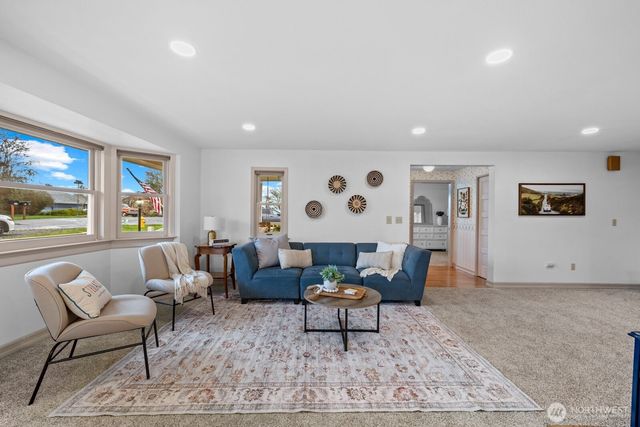 501 3rd Street, Steilacoom, WA 98388