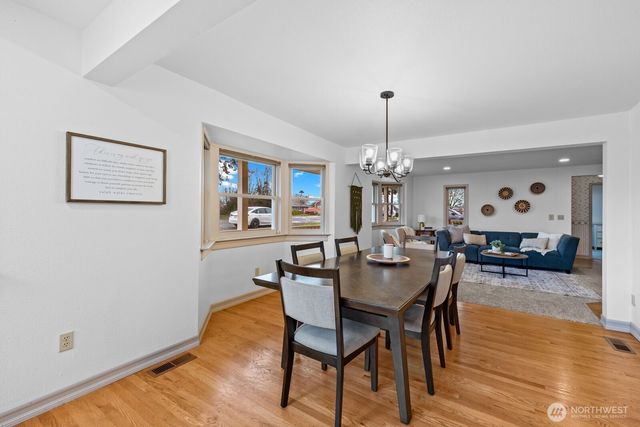 501 3rd Street, Steilacoom, WA 98388