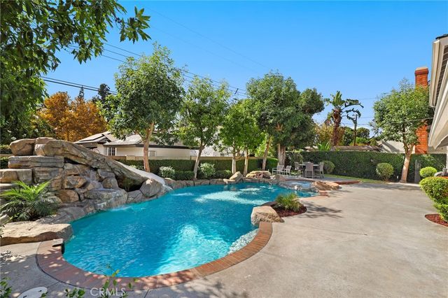 2210 Richmond Street, Santa Ana, CA 92705