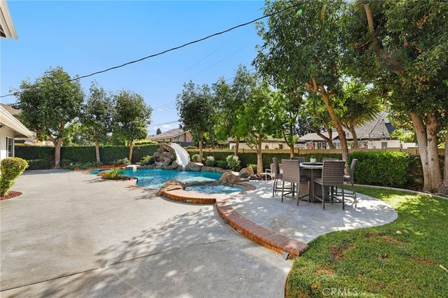 2210 Richmond Street, Santa Ana, CA 92705