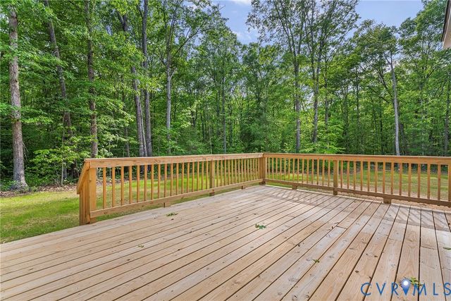 155 Noahs Landing Dr, Louisa, VA 23024