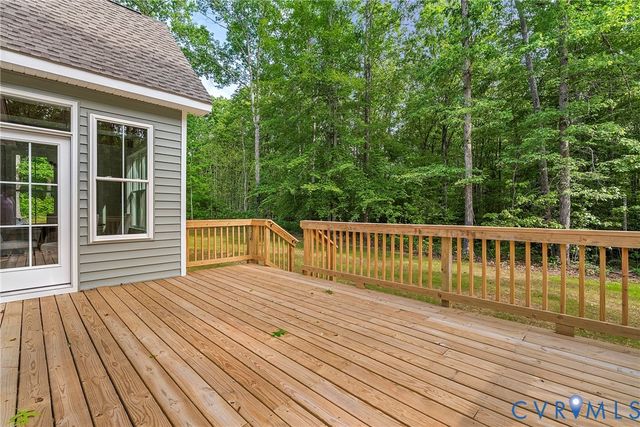 155 Noahs Landing Dr, Louisa, VA 23024