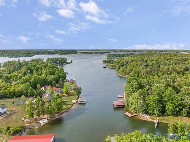 155 Noahs Landing Dr, Louisa, VA 23024
