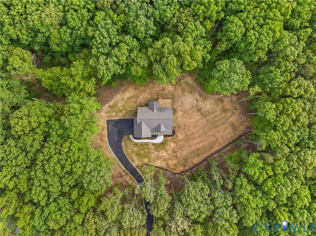 155 Noahs Landing Dr, Louisa, VA 23024