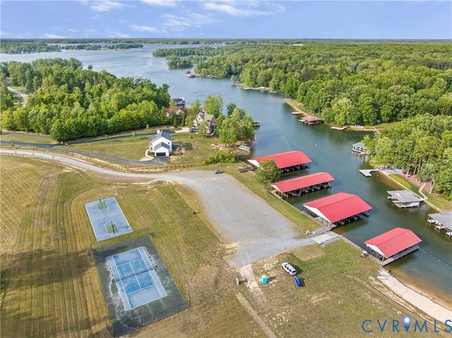 155 Noahs Landing Dr, Louisa, VA 23024