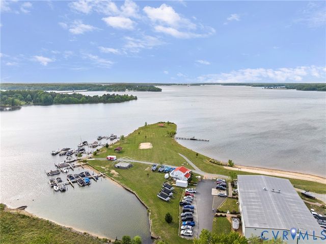 155 Noahs Landing Dr, Louisa, VA 23024