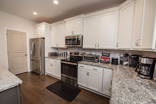 125 Amberley Ct, Kathleen, GA 31047