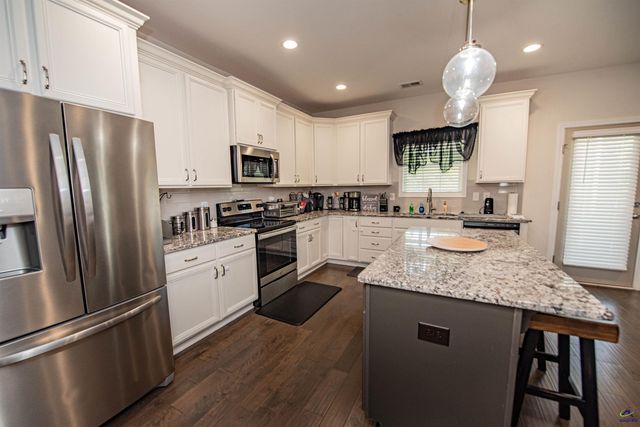 125 Amberley Ct, Kathleen, GA 31047
