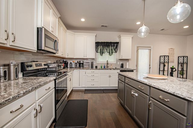 125 Amberley Ct, Kathleen, GA 31047